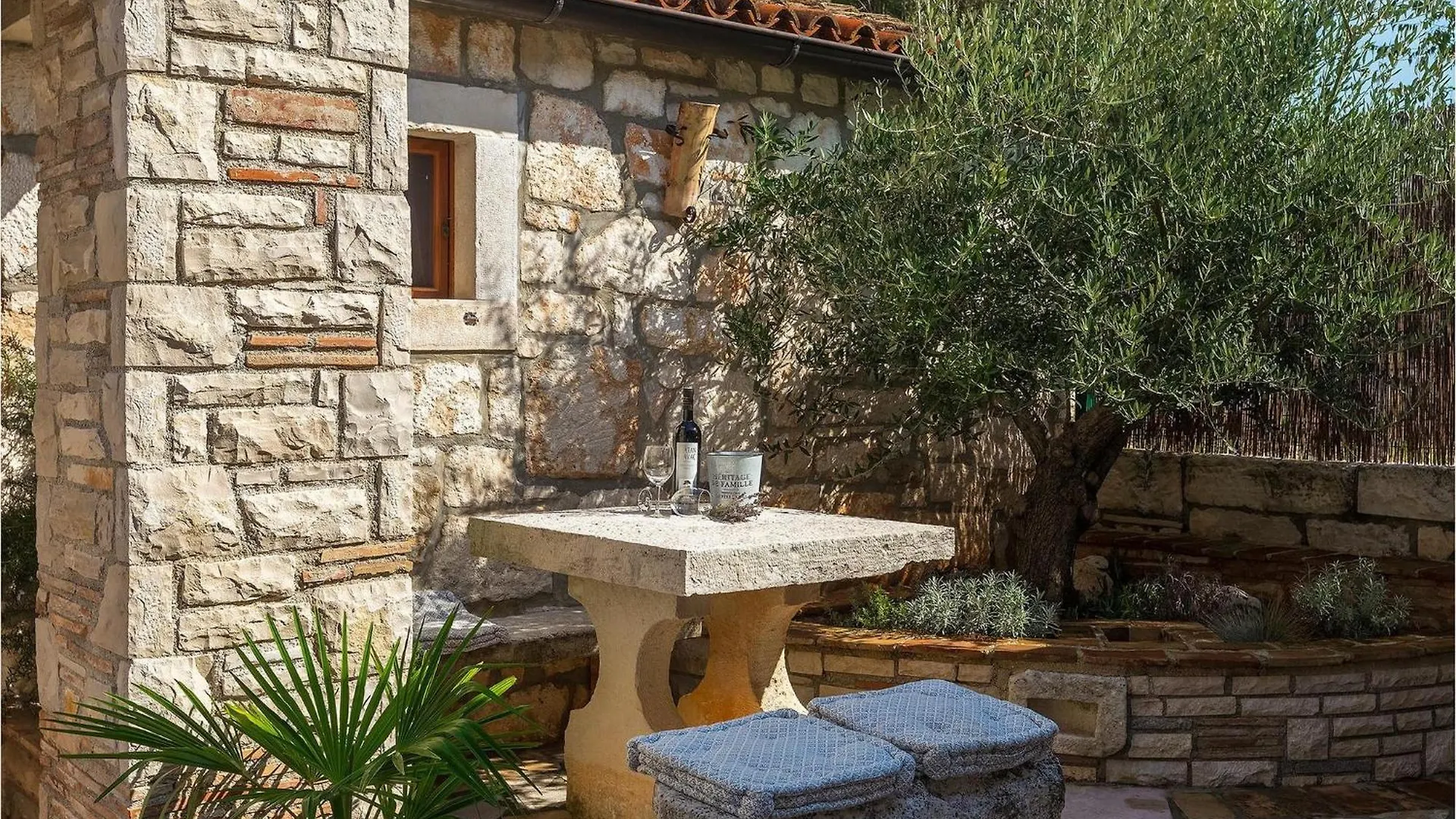Casa Di Roccia Villa Marcana 0*,