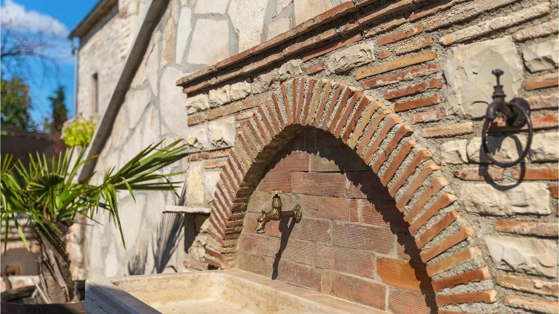 Casa Di Roccia Villa Marcana Holiday home