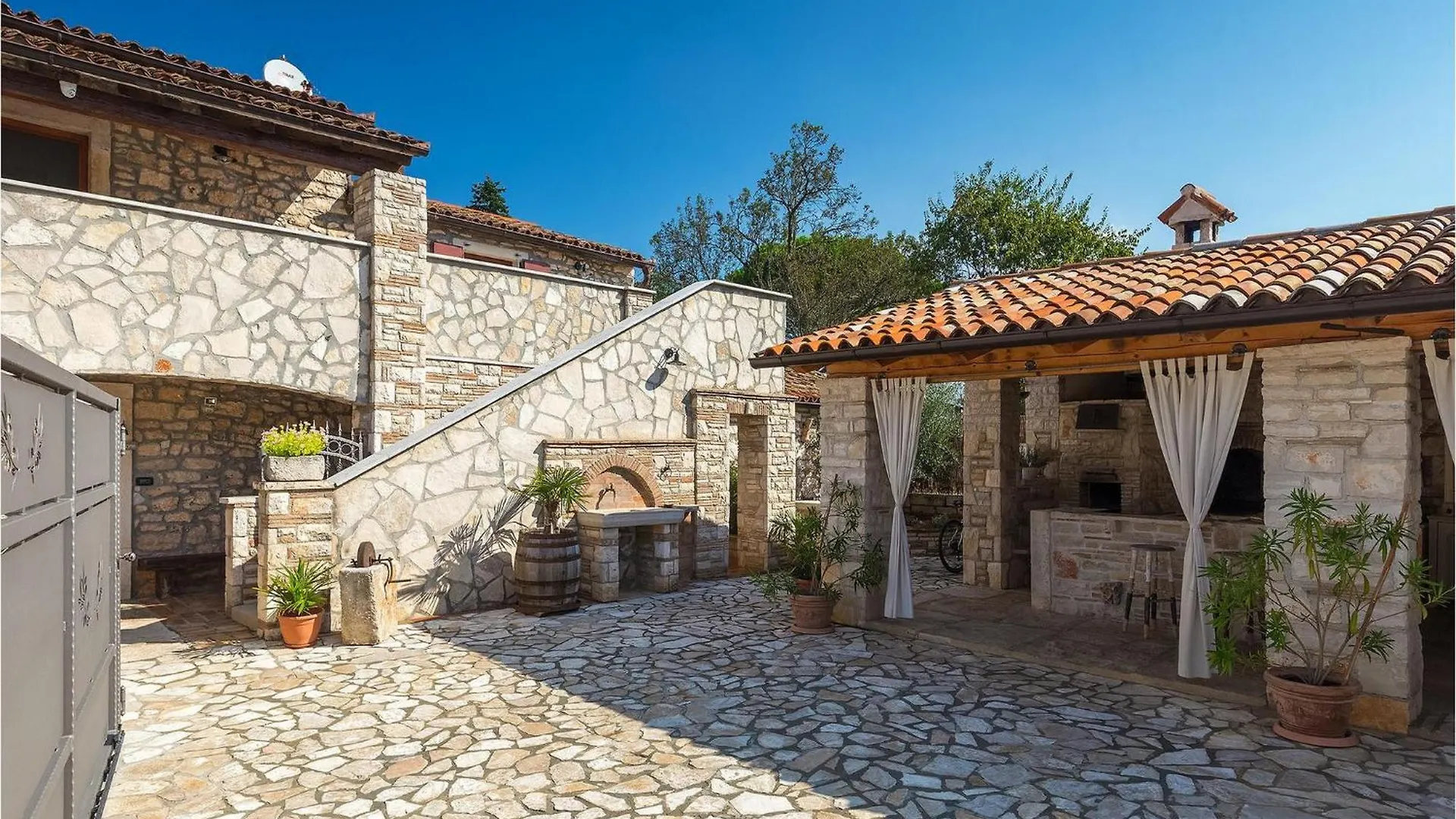Holiday home Casa Di Roccia Villa Marcana